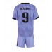 Billige Real Madrid Karim Benzema #9 Bortetrøye Barn 2022-23 Kortermet (+ korte bukser)